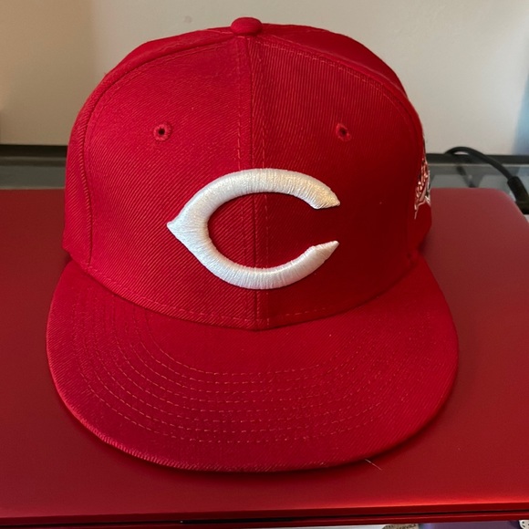 Other - Cincinnati Reds Hat Size 7 Fitted